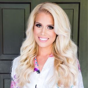 Meet your Posher, Holly